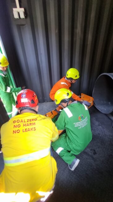 PETUGAS-RUANG-TERBATAS-1-scaled