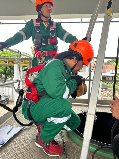 TEKNISI-RUANG-TERBATAS-1