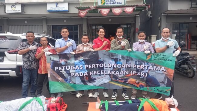 petugas-P3K-di-tempat-kerja-5